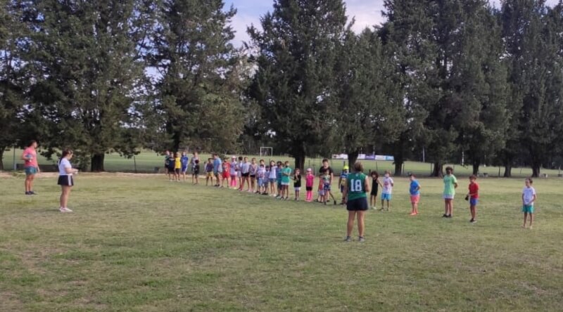 Desde el miércoles el Club Tilcara dio inicio a su escuela deportiva. El club mantendrá vigente este área durante los meses de enero y febrero. Según comunicó el club, las inscripciones siguen abiertas.
