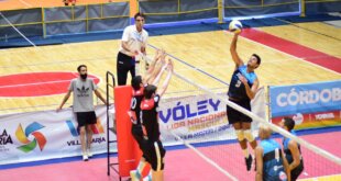 Echagüe, fuera de los cuartos, busca posicionarse noveno en la Liga Nacional de Vóley. Tras vencer a Libertad, el negro no pudo disputar su segundo encuentro en busca del posicionamiento debido a un caso de COVID en el cuerpo técnico del rival.