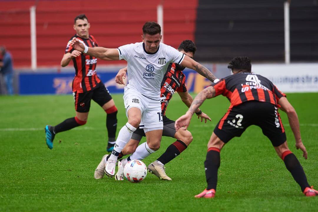 Patronato y Talleres igualaron 0 a 0 por la 10ma fecha de la Liga Profesional de Fútbol. El rojinegro termino con nueve jugadores tras las expulsiones de Sergio Ojeda y Matías Pardo. El 15 de Septiembre, el patrón estará visitando a Argentino Juniors en la paternal a partir de las 16:30 y tratar de volver al triunfo.