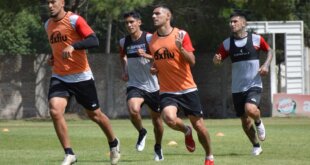 Patronato y Colón jugarán un amistoso hoy a las 17 en el estadio Presbítero Bartolomé Grella. El partido se realizara con fin de darle rodajes a aquellos que vienen teniendo pocos minutos, debido a que este fin de semana habrá parate en la Liga Profesional de Fútbol por las elecciones.